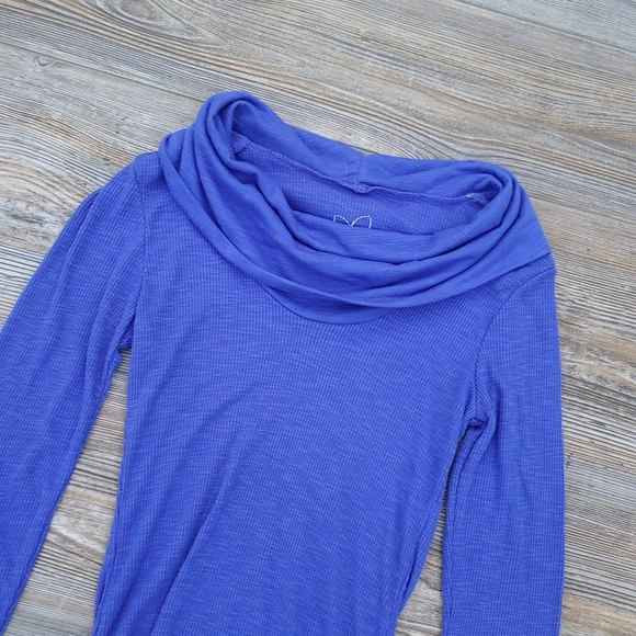 Long Sleeve Lightweight Cowl Neck Sweater Top - Picture 2 of 10